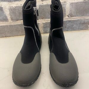 Henderson‎ 5mm Thermoprene Boots size 6 New w/o Tags